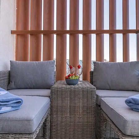 Mazowiecka By The Sea By Renters דירה